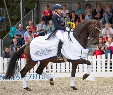 Tanzten in Elmlohe schon zum Sieg: Ingrid Klimke mit ihrem damaligen Pferd Bluetooth. In diesem Jahr werden die Besucher die Olympiasiegerin erneut im Dressurviereck der Reitertage sehen.