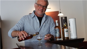 Tarmstedter verbindet Whisky-Verkostung mit Konzert.