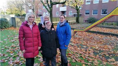 Tatjana Werner (v.l.), Monika Bewer, Helma Krüger und Jessica Franzmann gehören zu den 51 Parteien, die sich gegen hohe Nachzahlungen und das Vorgehen der LEG wehren.
