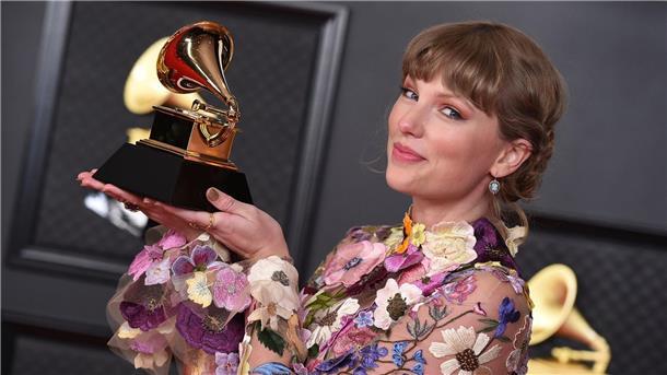 Taylor Swift hat insgesamt zwölf Grammys gewonnen.