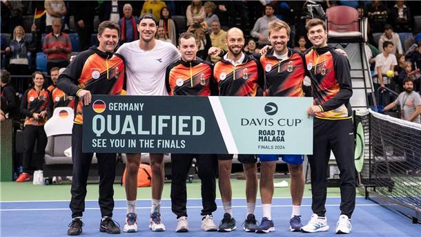 Teamchef Michael Kohlmann (l) muss beim Davis Cup in China auf Jan-Lennard Struff und Dominik Koepfer verzichten. Die Doppelspezialisten Tim Pütz und Kevin Krawietz sowie Maximilian Marterer (von links) fürs Einzel werden dabei sein.