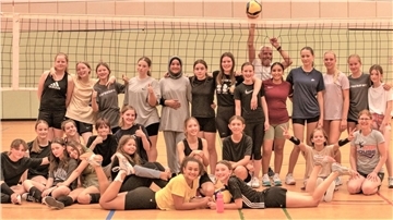 Teamfoto der Bildungswoche der Volleyball-Mädchen des GTV in Verden.