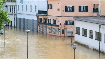 Teile der Altstadt von Passau sind noch immer vom Hochwasser der Donau überschwemmt.