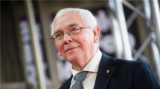 Terence Davies stellt „A Quiet Passion“ auf der Berlinale vor. Der britische Filmemacher ist im Alter von 77 Jahren gestorben.