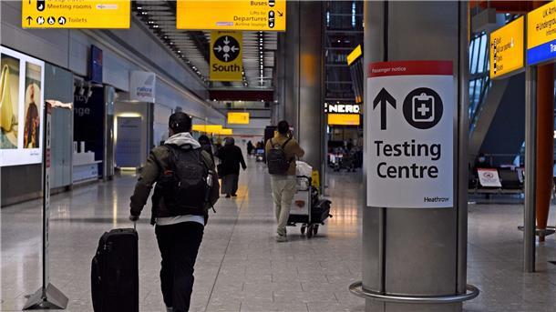 Amtsärzte wollen Corona-Testpflicht für Reisende aus China Terminal 5 am Londoner Flughafen Heathrow: Auch England hat eine Corona-Testpflicht für Reisende aus China eingeführt.