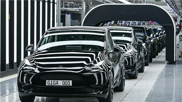 Tesla-Produktion in der Gigafactory Grünheide. Tesla hat im vergangenen Quartal einen Rekord bei seinen Auslieferungen aufgestellt.