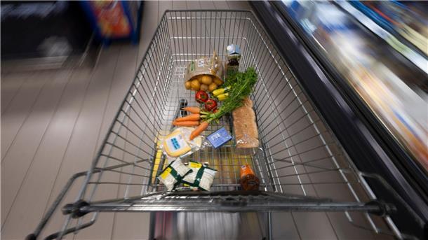 Inflation fällt auf 2,0 Prozent – günstigere Energie hilft Teurer Einkauf: Die Preise für Lebensmittel haben in den vergangenen Jahren stark angezogen (Archivbild)