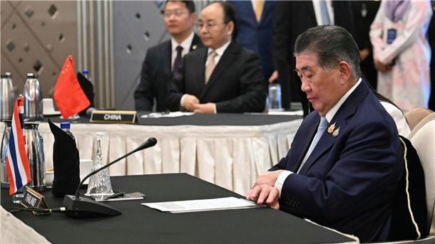 Thailand und Kambodscha einigen sich auf Waffenruhe Thailands Übergangsregierungschef Phumtham Wechayachai ist erst seit wenigen Wochen im Amt.