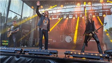„The New Roses“ aus Wiesbaden beim Rock-House-Festival in Loxstedt.