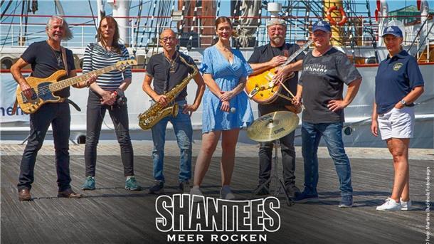 „The Shantees“ planen ihren ersten Bühnenauftritt.