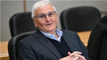 Theo Zwanziger erhält eine Entschädigung.