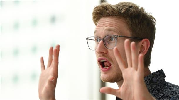 Star-Dirigent Guggeis: „Ich lebe für das, was ich mache“ Thomas Guggeis übernimmt in Frankfurt eine Doppelrolle: als Generalmusikdirektor der Oper und als Leiter der Museumskonzerte.