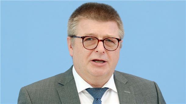 Verfassungsschutz-Chef nennt Dobrindt-Aussage „Nonsens“ Thomas Haldenwang, Präsident des Bundesamts für Verfassungsschutz.