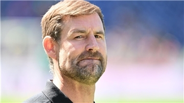 Thomas Kleine darf als Trainer in Fürth bleiben.