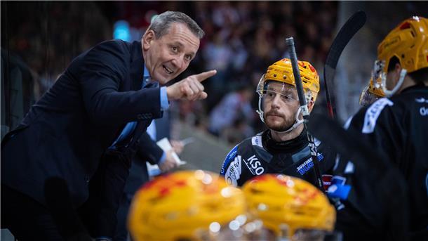 Thomas Popiesch gibt die Richtung vor und die Spieler folgen ihm. Er hat die Fischtown Pinguins um Kapitän Jan Urbas zum Erfolg geführt und ist nun auch mit Krefeld auf DEL-Kurs.