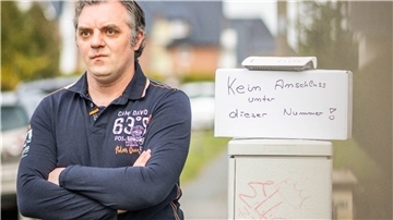 Thorben Laboda aus dem Schierholzgebiet ärgert sich seit Wochen über den nicht funktionsfähigen Glasfaserzugang seines lokalen DSL-Anbieters.