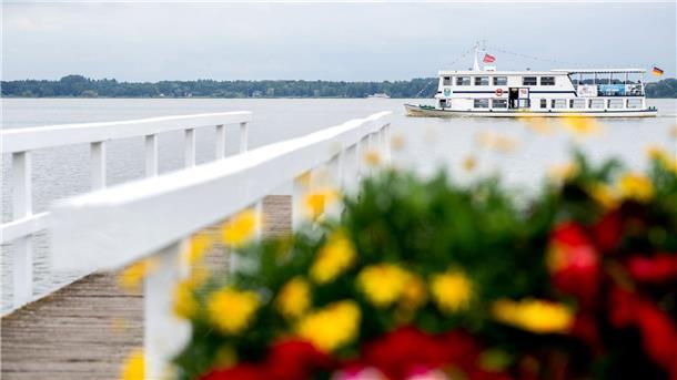 Welche Ausflugsziele in Niedersachsen gefragt sind Tickets für Fahrten etwa mit Ausflugsschiffen sind dem Monitoring zufolge zuletzt teurer geworden. (Archivbild)