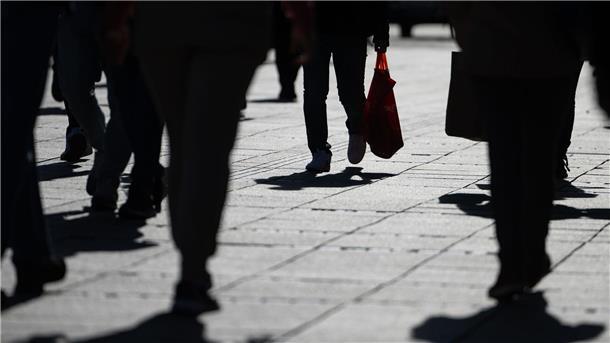 Marktforscher: Kauflust bleibt im Keller Tiefstand: Geringer war die Kauflust der Menschen in Deutschland zuletzt während der Finanzkrise im Jahr 2008.