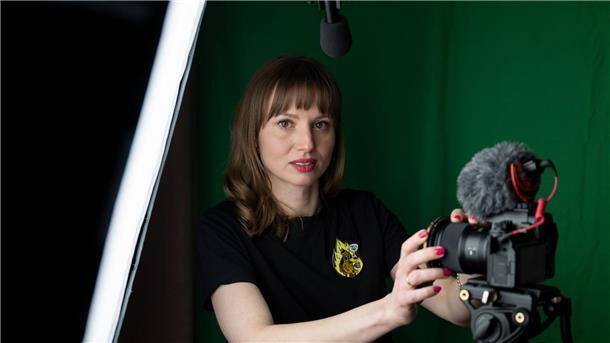 Influencerin Tina Goldschmidt klingt gerne „nach Osten“ Tina Goldschmidt ist unter @schnappatmig auf Instagram und TikTok bekannt.