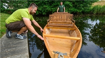 Tischler aus dem Spreewald haben sich eine neue Bauart für die traditionellen Kähne überlegt.