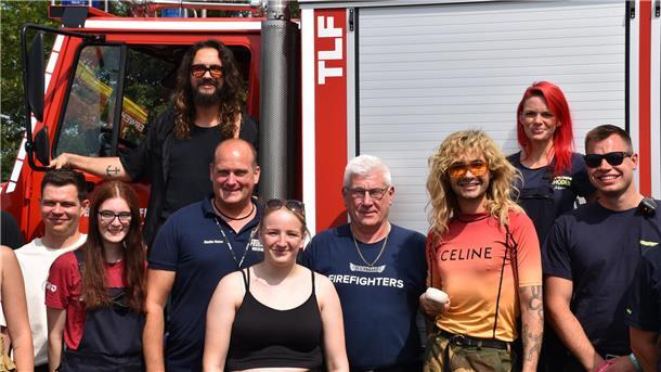 Tokio Hotel war mit ihrem Filmteam auf dem Deichbrand unterwegs.