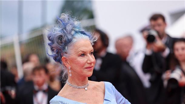 Stars und Glamour: Filmfestspiele in Cannes eröffnet Ton in Ton: Helen Mirren auf dem roten Teppich.