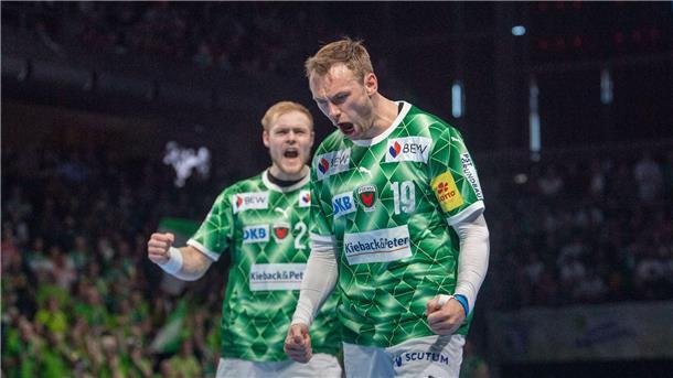 Titel rückt näher: Berlin gewinnt Topspiel gegen Hannover Top motiviert im Topspiel: Berlins Welthandballer Mathias Gidsel (r.)