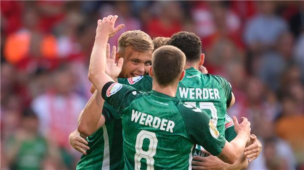 Topstart für Topp: Werders Neuzugang will in Liga nachlegen Topps Mitspieler wussten, bei wem sie sich zu bedanken hatten.