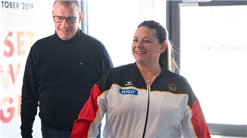 Toptrainerin Aimee Boorman geht die Arbeit in Stuttgart voller Euphorie an.