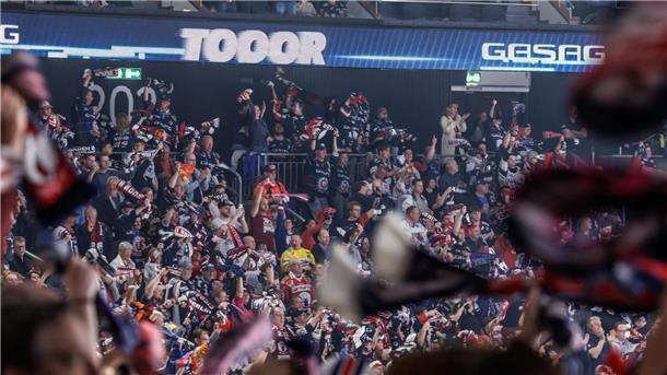Köln nicht konkurrenzfähig: Berlin wieder Eishockey-Meister Tor um Tor in der Uber-Arena: Die Eisbären sind zum elften Mal deutscher Meister
