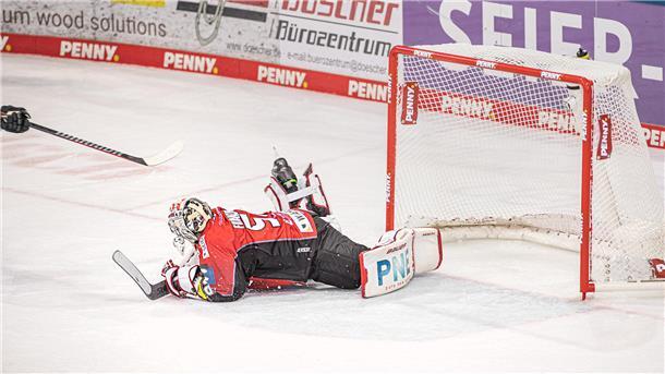 Tolle Aufholjagd der Pinguins wird nicht mit einem Sieg belohnt Torhüter Maximilian Franzreb ist geschlagen: die Fischtown Pinguins verlieren nach Penaltyschießen.