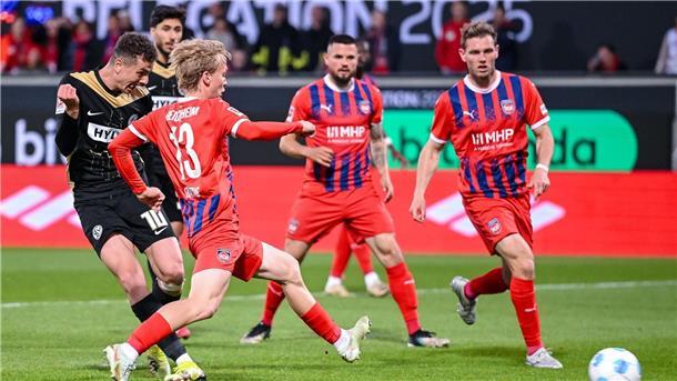 Torjäger Fisnik Asllani will Elversberg gegen Heidenheim in die erste Liga schießen 