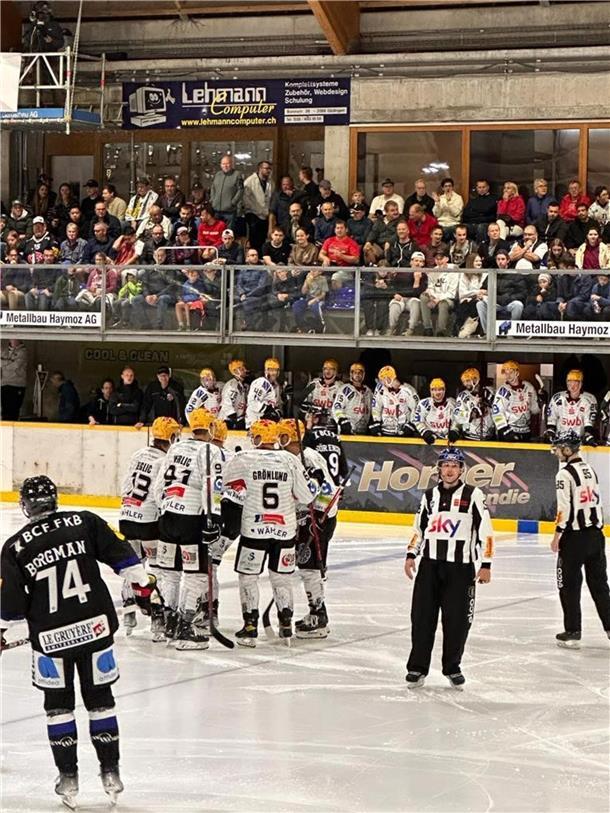 Pinguins siegen dank Powerplay-Dreierpack von Geburtstagskind Felix Scheel Torjubel bei den Fischtown Pinguins.