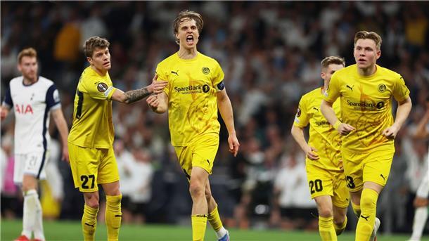 Torschütze für Bodö/Glimt im Hinspiel bei den Spurs: Kapitän Ulrik Saltnes (M.).