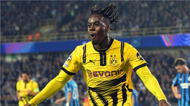 Erst „zäh“, dann mit Gittens: BVB feiert 3:0 in Brügge Torschütze Jamie Gittens feiert sein zweites Tor innerhalb weniger Minuten.