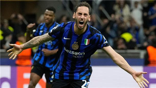 Drama mit Verlängerung: Inter wirft Flick und Barça raus Torschütze zum 2:0 für Inter: Ex-Bundesliga-Profi Hakan Calhanoglu.