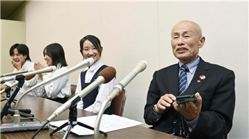 Toshiyuki Mimaki, Präsident von Nihon Hidankyo, reagierte bewegt auf die Bekanntgabe.