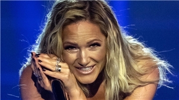 Tour-Start verschoben: Helene Fischer hat sich bei den Proben eine Rippenfraktur zugezogen.