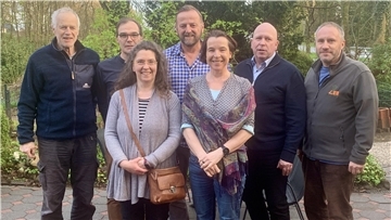 Trafen sich zur Mitgliederversammlung des Geestequelle-Ortsverbandes von Bündnis 90/Die Grünen: Schatzmeisterin Katja Schmidtsdorff (vorne links), Britta Keese (Sprecherin), Dieter Janssen (hinten von links, Beisitzer), Thorsten Keese, Sven Kielau (Sprecher), Harm Wurthmann und WernerOerding.