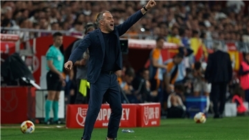 Trainer Hansi Flick will mit dem FC Barcelona ins Champions-League-Finale