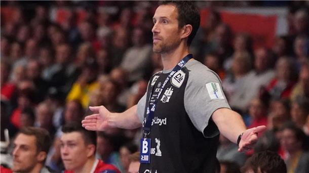 THW Kiel gewinnt enges Spiel beim HSV Hamburg Trainer Torsten Jansen und der HSV Hamburg spielten im Pokal gegen den THW Kiel.