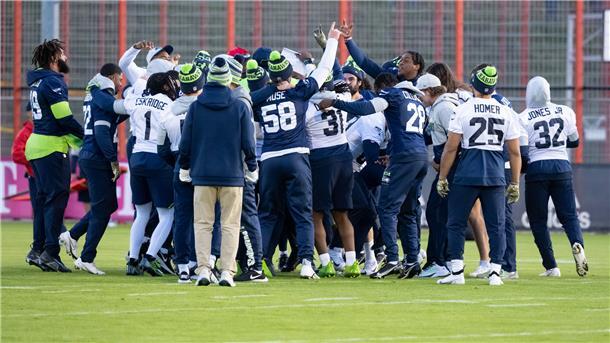 München im „Brady-Fieber“: Erstes NFL-Spiel in Deutschland Training der Seattle Seahawks in der Allianz Arena