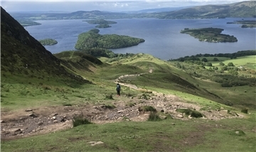 Traumhafte Aussichten gibt es zahlreiche auf dem West Highland Way. Unser Bild zeigt den Blick vom Conic Hill.