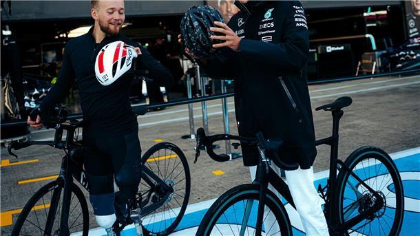 Sieben Jahre nach Horror-Crash: Mongers Hawaii-Mission Triathlet Billy Monger (l.) und Formel-1-Pilot George Russel.