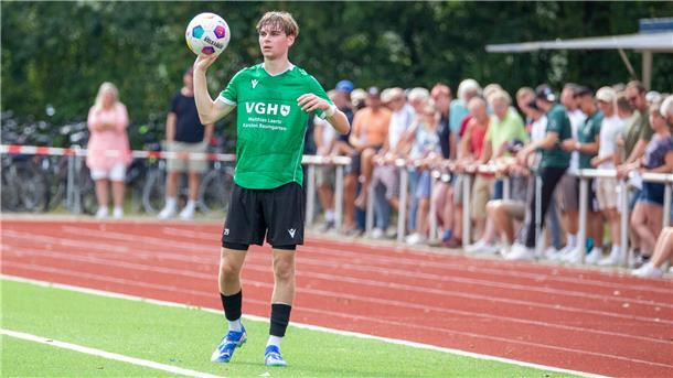 Luis Noé steht für den Jugendstil des FC Hagen/Uthlede Trotz Anfragen von anderen Vereinen hat der Beverstedter Luis Noé dem FC Hagen/Uthlede schnell die Zusage für eine weitere Saison gegeben.