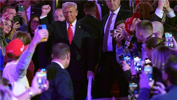 Trump tritt vor seiner Amtseinführung nochmals auf.  