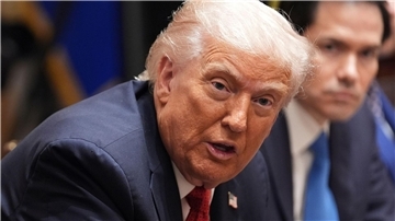 Trump wurde auf seine frühere Äußerung angesprochen, dass die Ukraine von Russland besetzte Gebiete zurückgewinnen könnte.