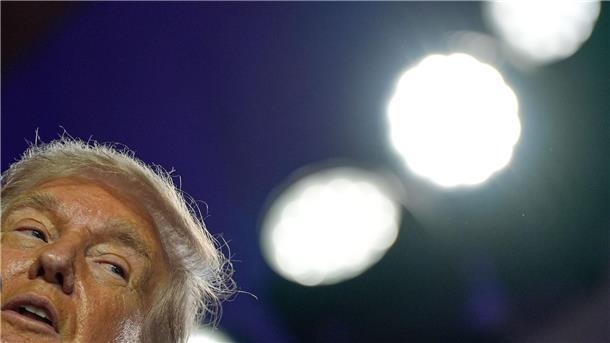 Trumps ist laut Medienberichten informiert worden, dass sein Name in den Epstein-Akten auftaucht. Der Kontext ist unklar. 