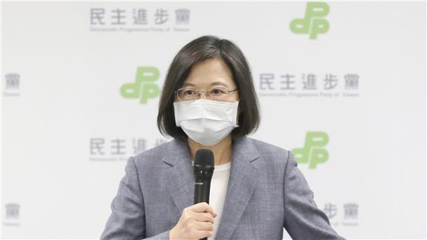 Tsai Ing-wen, Präsidentin von Taiwan, gibt ihren Rücktritt als Parteivorsitzende der Demokratischen Fortschrittspartei bekannt.