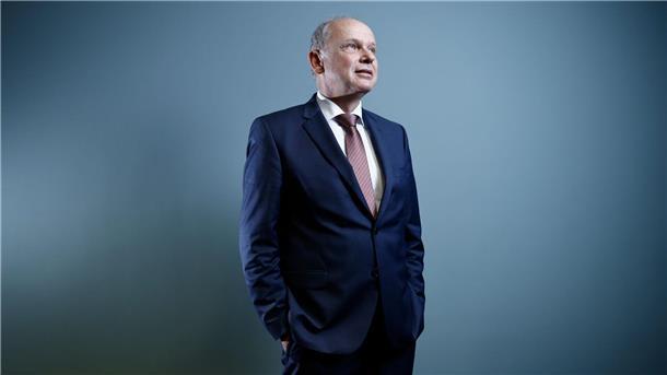 Tui-Chef Ebel führt den Konzern seit Oktober 2022. Zuvor war er Finanzvorstand und verantwortete lange die Bereiche Hotels, Kreuzfahrten und Destinationen. (Archivbild)